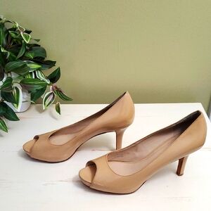 Via Spiga | Nude/Tan Patent Leather Peep-toe Heels Sz 7M